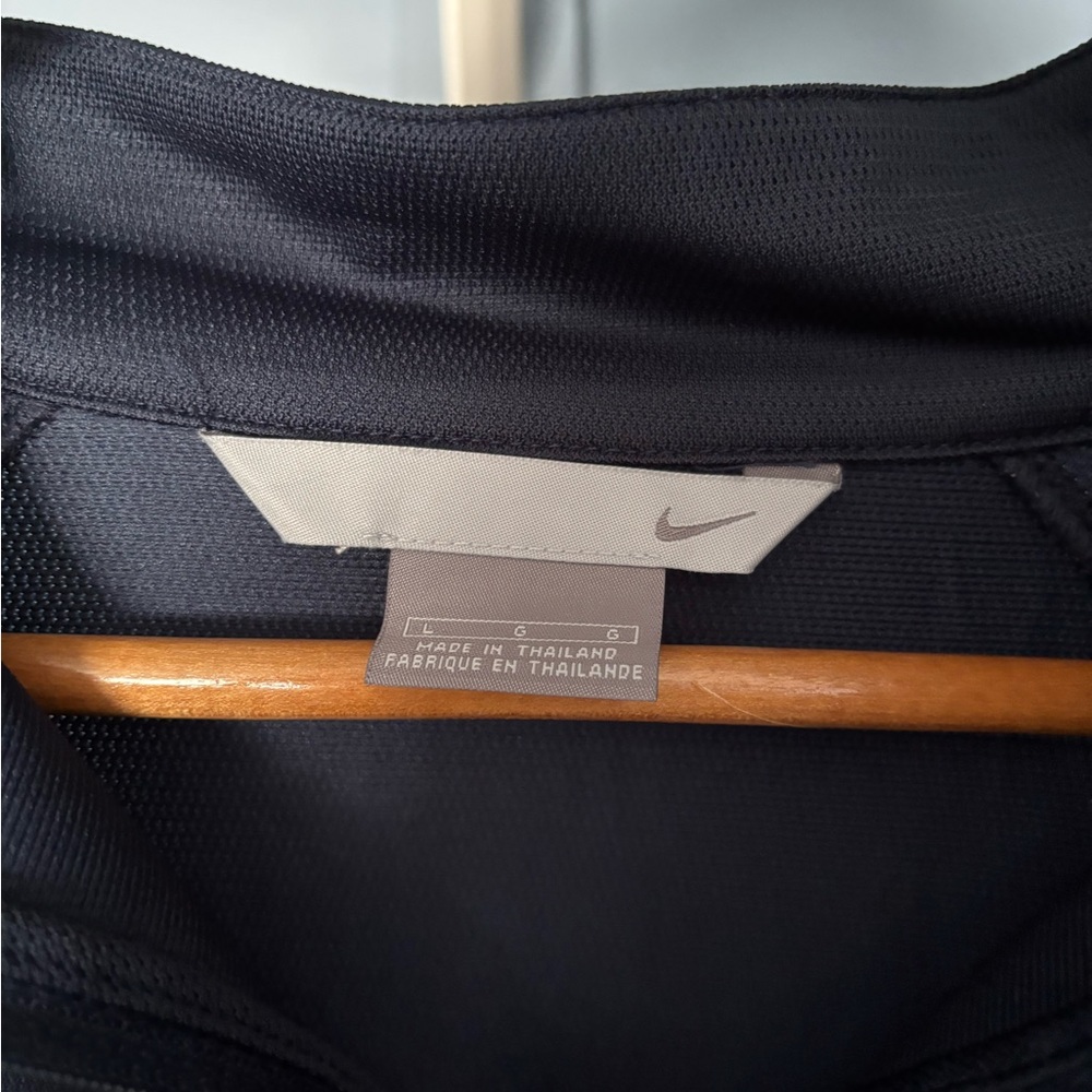 Nike Quarter Zip. - Picture 3 of 3